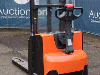 2016-toyota-swe200d-45585706