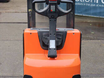 2016-toyota-swe200d-45585707