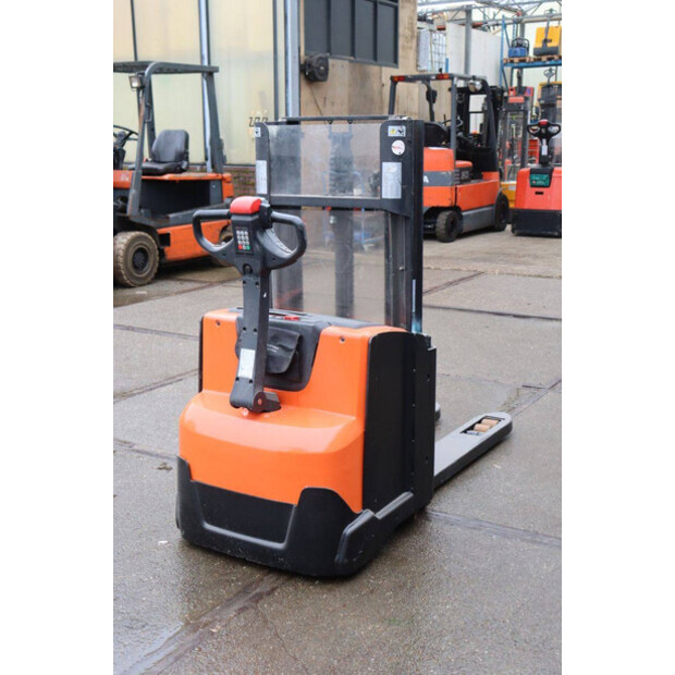 2016 تويوتا SWE200D-45585708