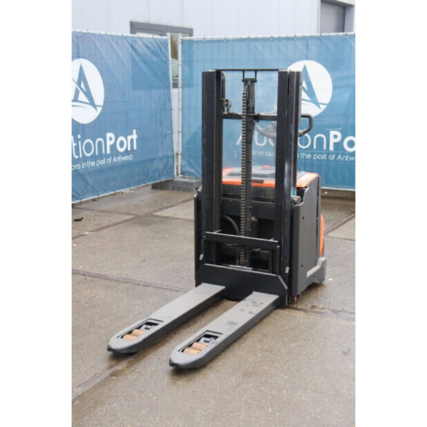 2016 تويوتا SWE200D-45585711