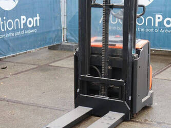 2016-toyota-swe200d-45585711