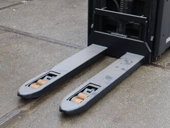 2016-toyota-swe200d-45585712