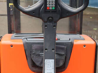 2016-toyota-swe200d-45585716