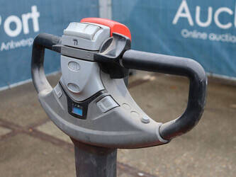 2016-toyota-swe200d-45585720