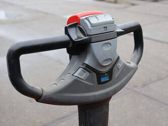 2016-toyota-swe200d-45585721