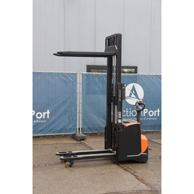 2016 تويوتا SWE200D-45585723