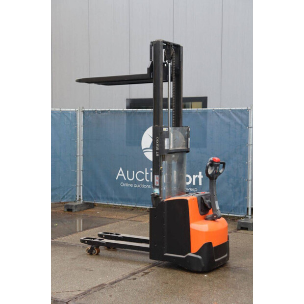 2016 تويوتا SWE200D-45585725