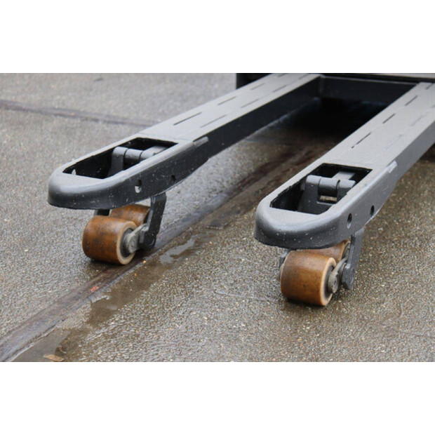 2016 تويوتا SWE200D-45585728