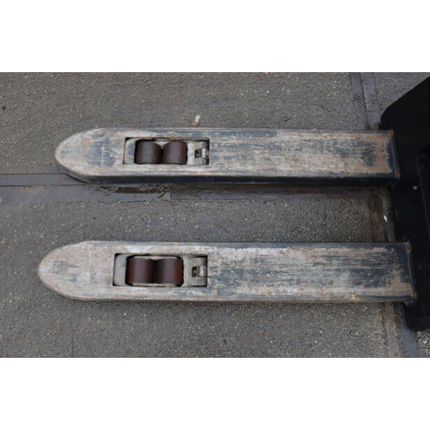 2008 BT SPE160L-45585740