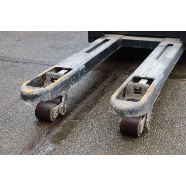 2008 BT SPE160L-45585754