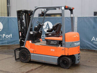 2009-toyota-7fbmf30-1425270-45585758