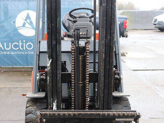 2009-toyota-7fbmf30-1425270-45585763