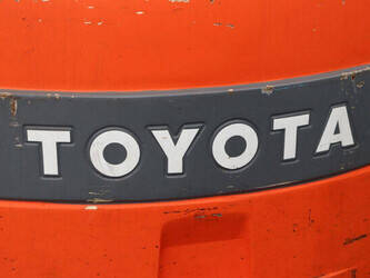 2009-toyota-7fbmf30-1425270-45585771