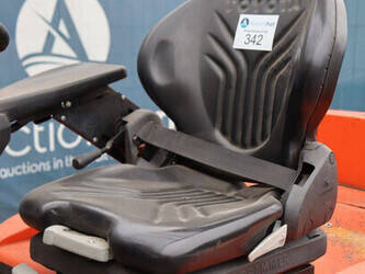 2009-toyota-7fbmf30-1425270-45585775