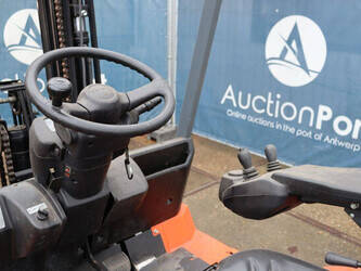 2009-toyota-7fbmf30-1425270-45585776