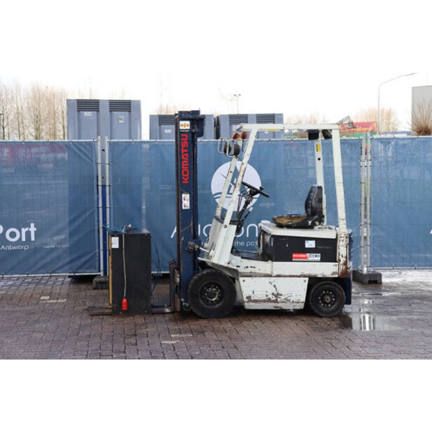 كوماتسو FB15-5-45586197