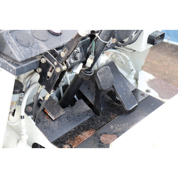 كوماتسو FB15-5-45586221