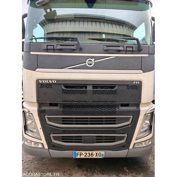 2020 فولفو FH-45599381