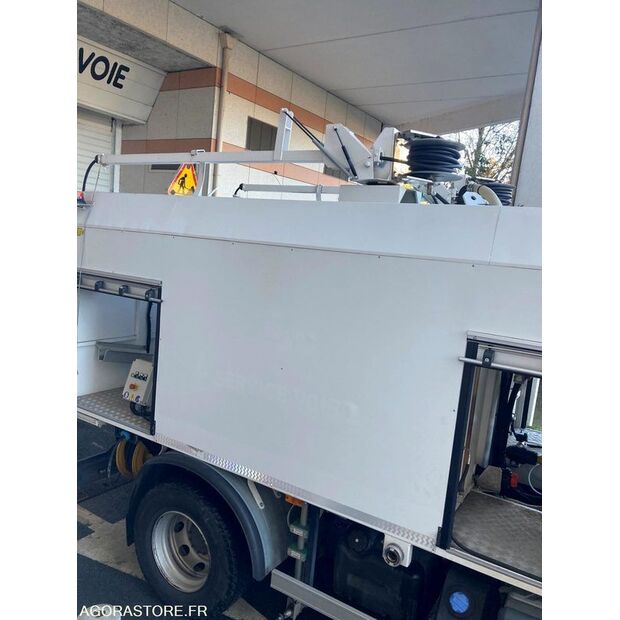 2022 Renault D-45599511