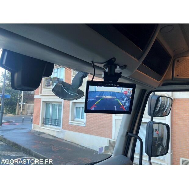 2022 Renault D-45599520