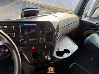 2017-mercedes-benz-actros-1425335-45599684