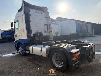 2014-volvo-fh-1425336-45599701