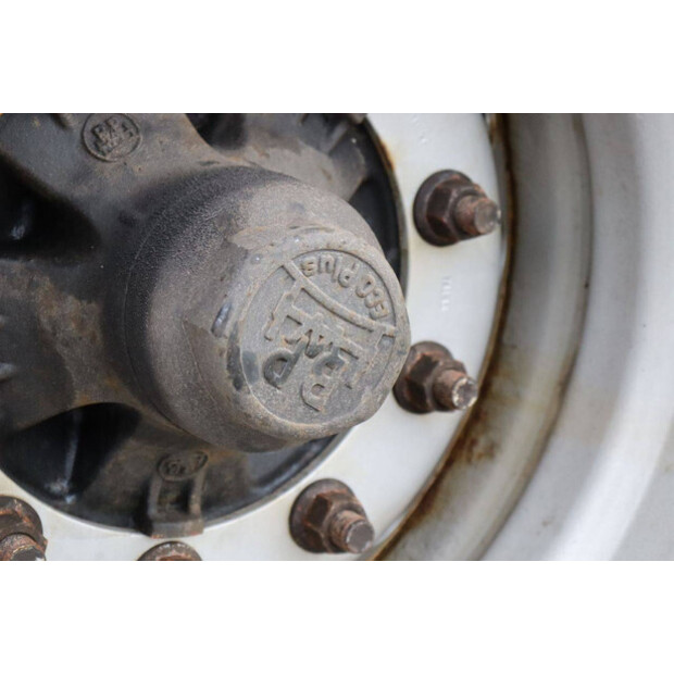 2002 HTF HZO32-45600940