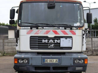 2002-man-33-360-1425396-45602430