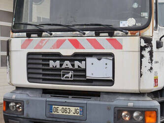 2002-man-33-360-1425396-45602432