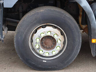 2002-man-33-360-1425396-45602434