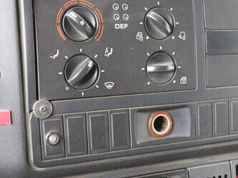 2002-man-33-360-1425396-45602451