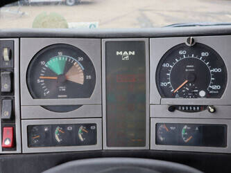 2002-man-33-360-1425396-45602453