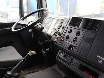 2002-man-33-360-1425396-45602477