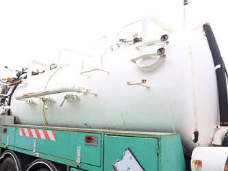 2002-man-33-360-1425396-45602478