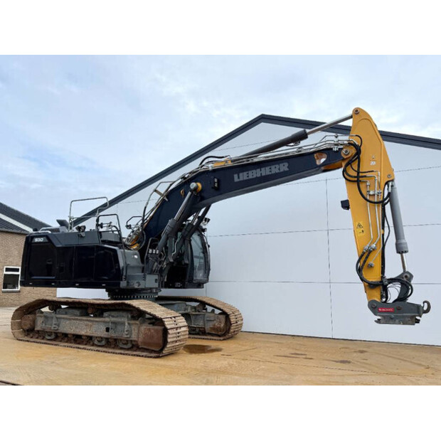 2020 ليبهير R930LC-45603161