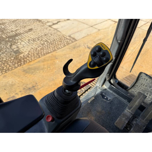 2020 ليبهير R930LC-45603164