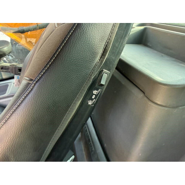 2020 ليبهير R930LC-45603171