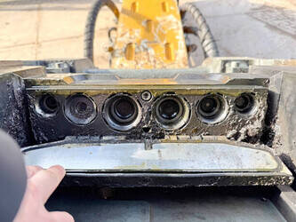 2020-liebherr-r930lc-45603180