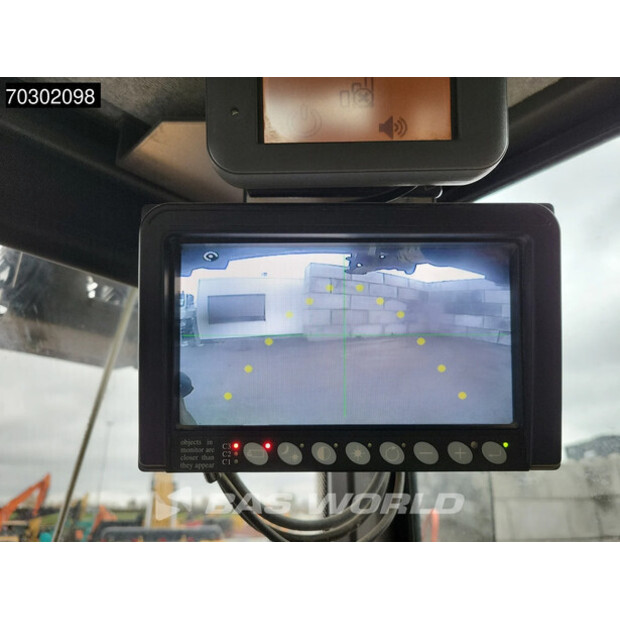 2016 فولفو A25G-45604926