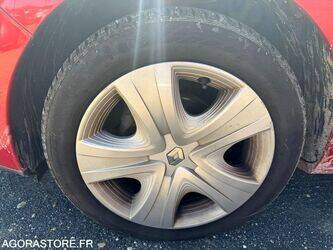 2014-renault-clio-1425567-45618739