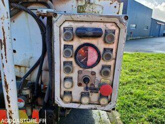 2000-mercedes-benz-2031-1425581-45619028