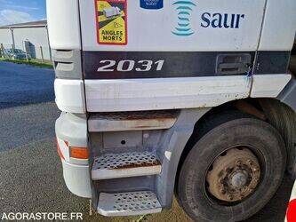 2000-mercedes-benz-2031-1425581-45619053