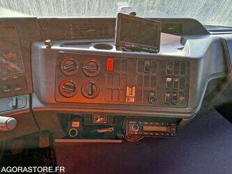 2000-mercedes-benz-2031-1425581-45619059