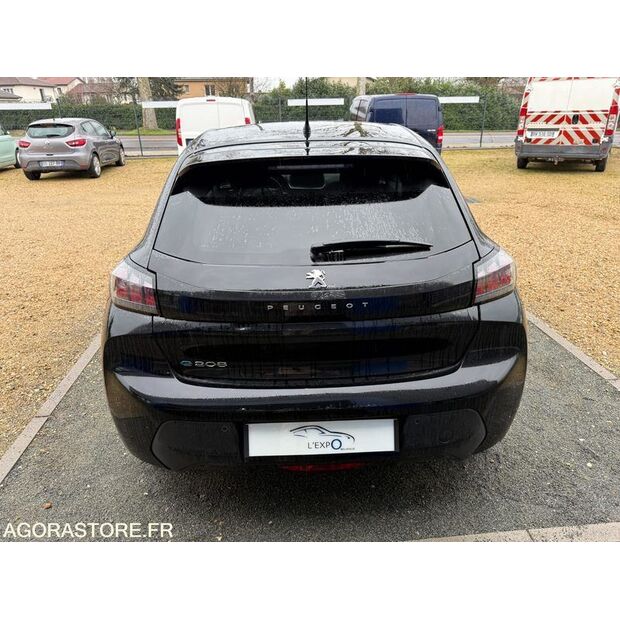 2022 Peugeot 208-45619191