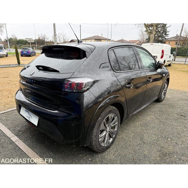 2022 Peugeot 208-45619192