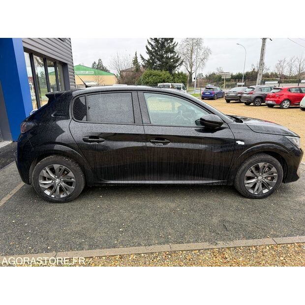 2022 Peugeot 208-45619193