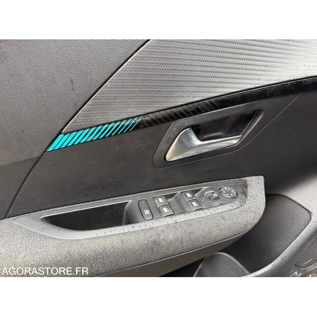 2022 Peugeot 208-45619196