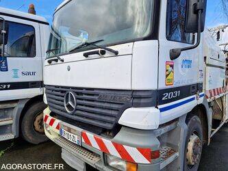 1999-mercedes-benz-2031-1425598-45619261