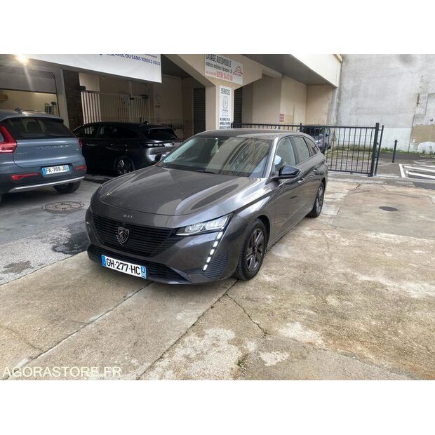 2022 بيجو 308-45619393