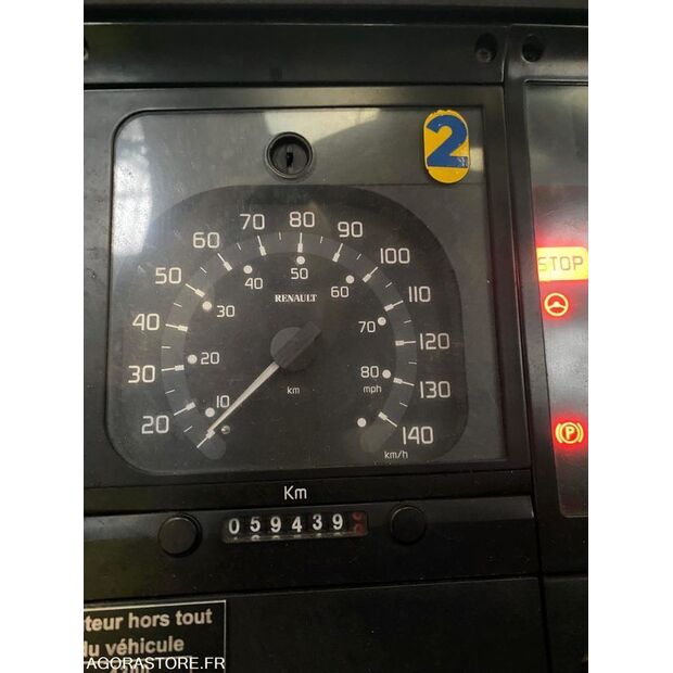 2002 THOMAS-45619411